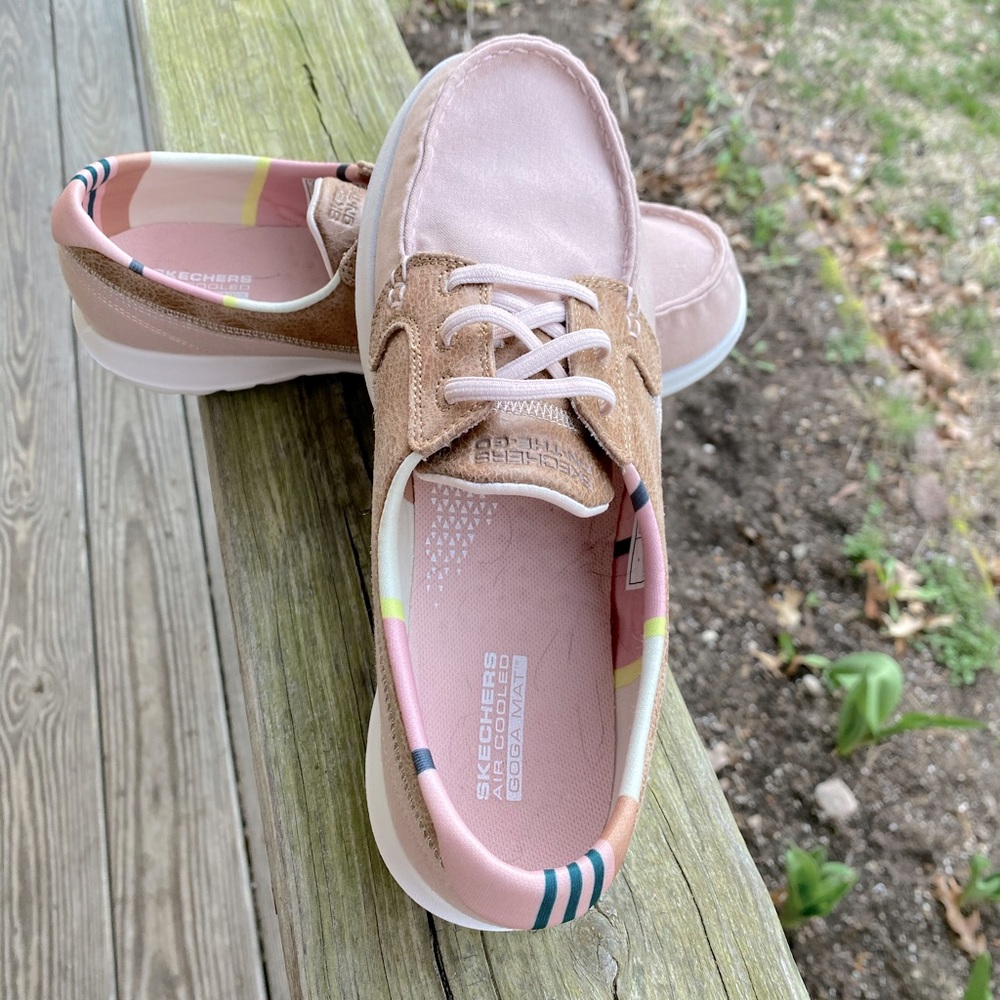 Sketchers pink canvas boat shoes